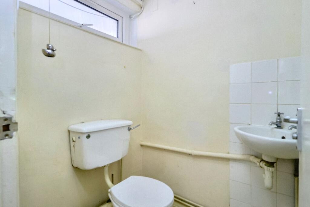 2 Woburn Road, Yeovil, Somerset BA21 5JY
