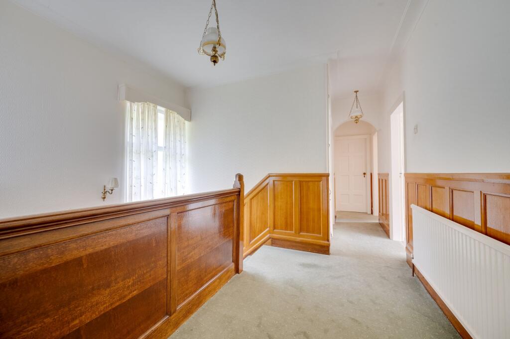 ENTRY WAY AND LANDING