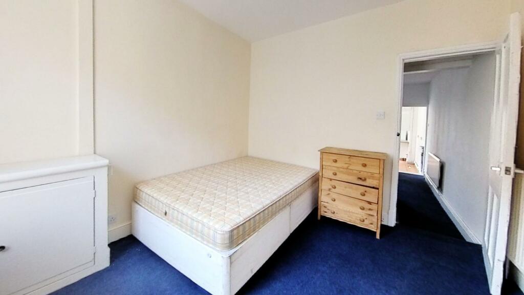 39-Leopald-Road-Bedroom.jpg