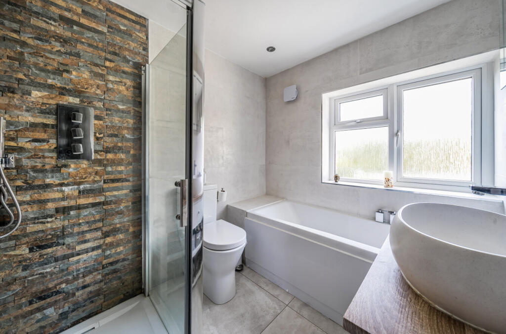 1332315-11-688cec...