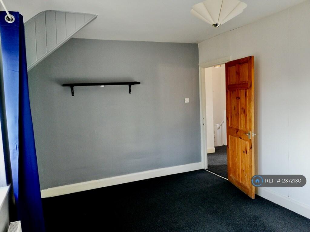 Bedroom 1(2)