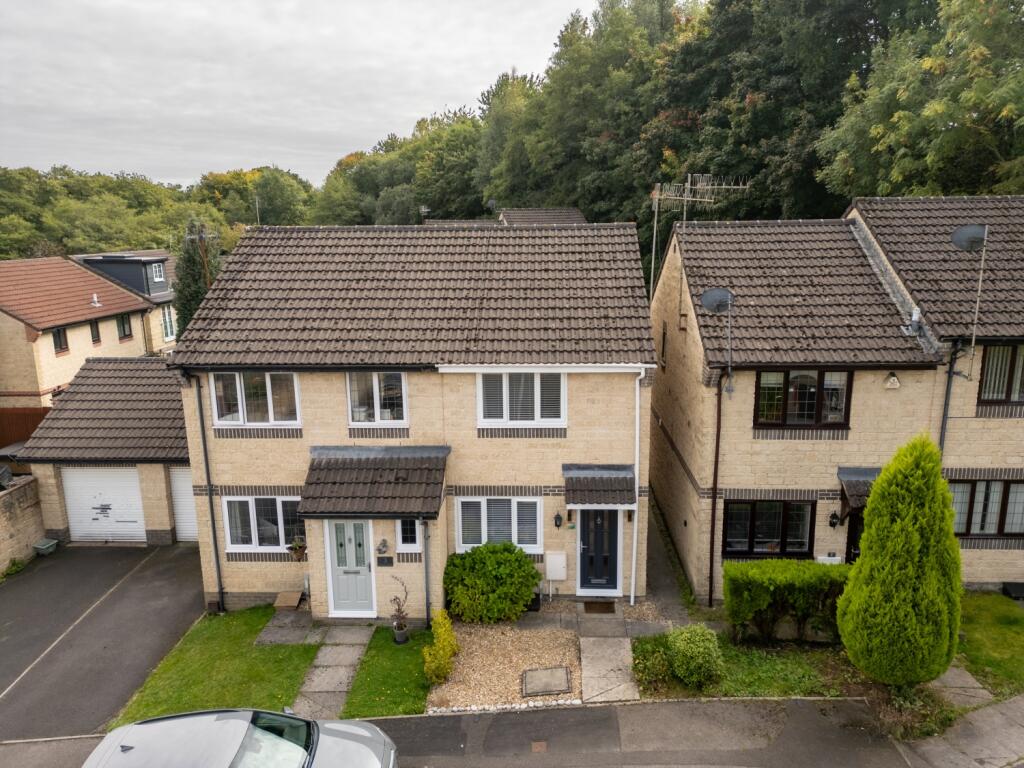 Marigold Close-3