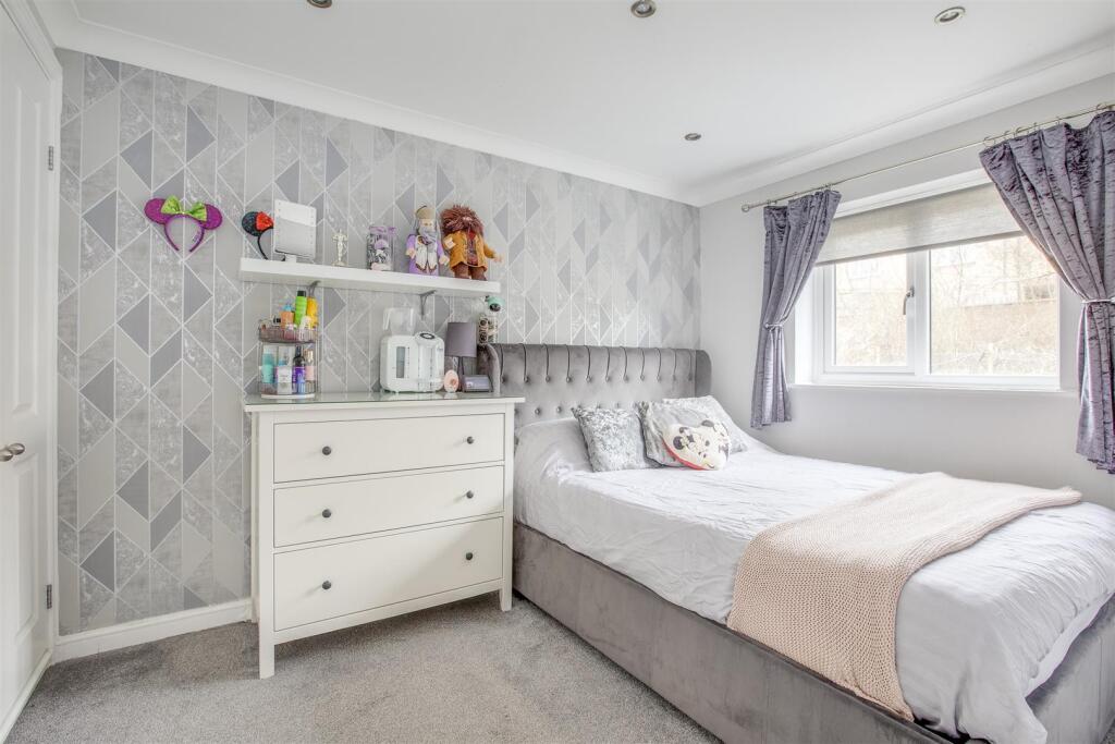 86 Garratts Way, HP13 5XZ-6.jpg