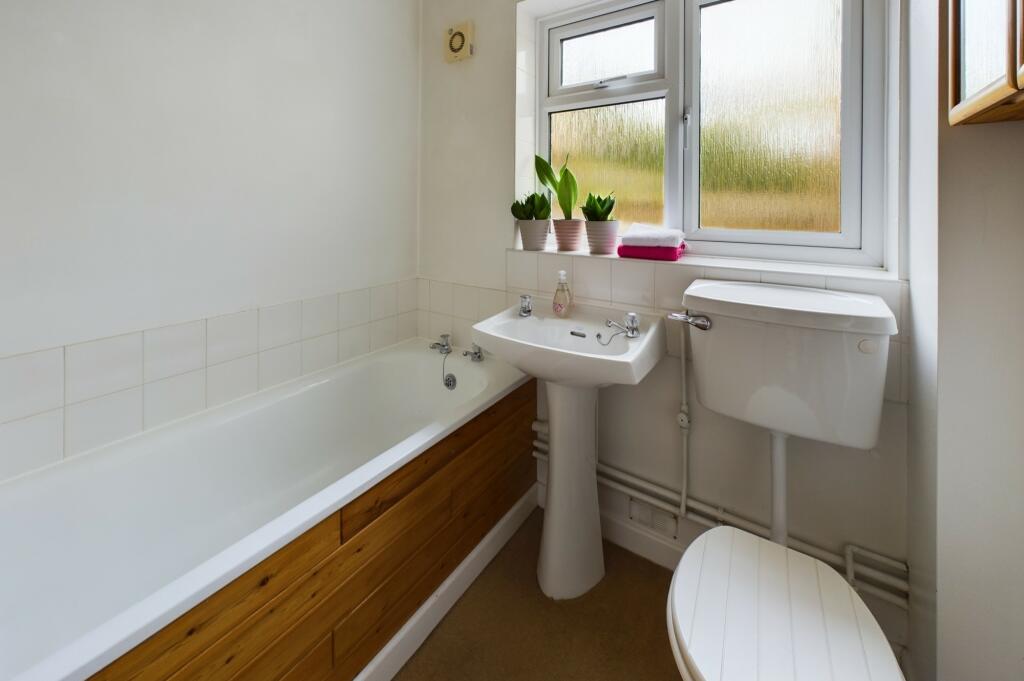 CAM02545G0-PR0256-STILL009