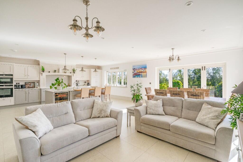 Family/kitchen