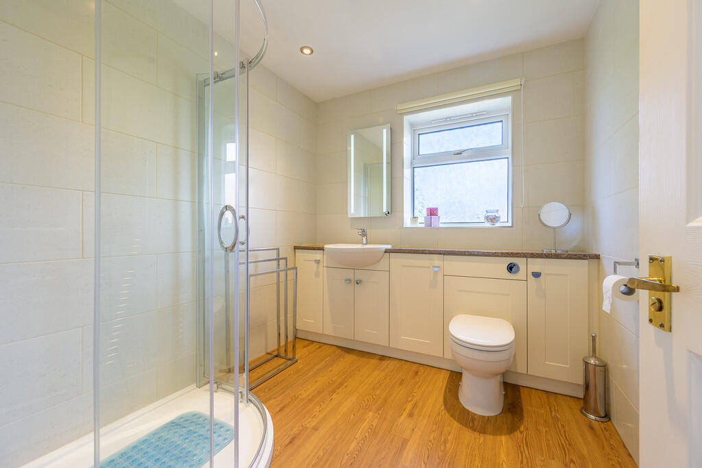 En-Suite to Bedro...
