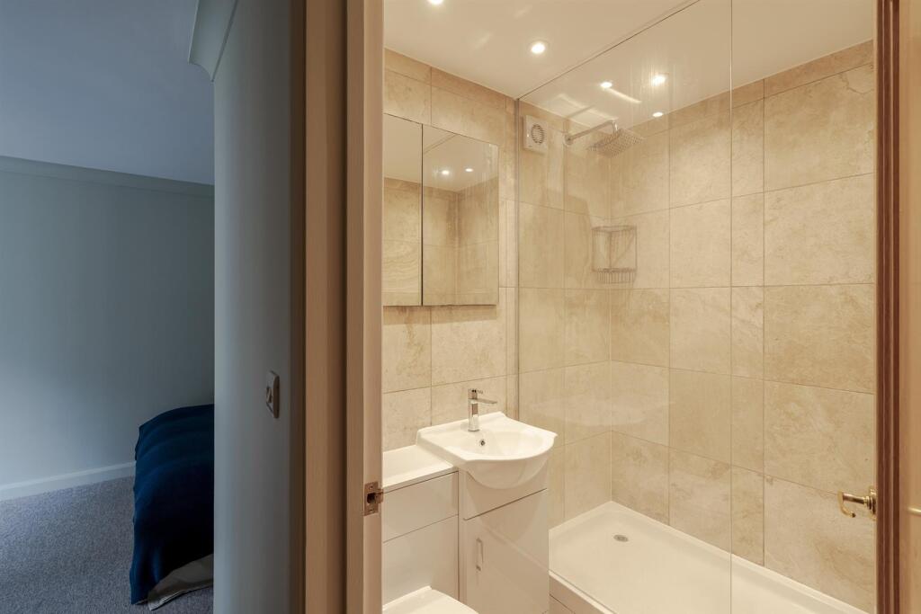 13 Aldersgate Court - low res - NPP09163.jpg