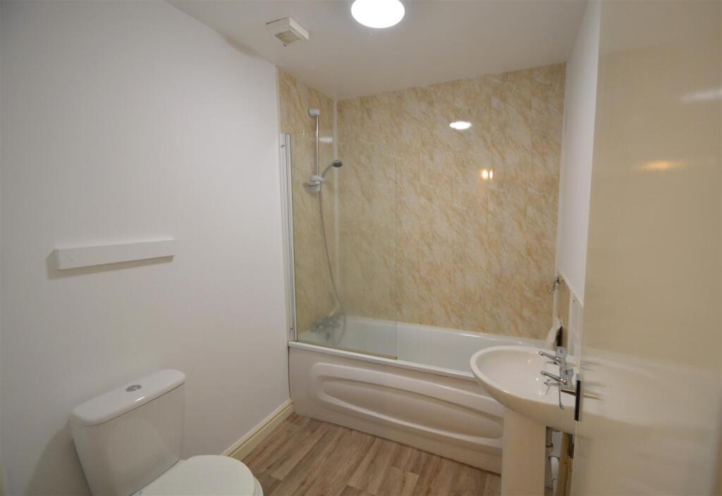 Bathroom.JPG