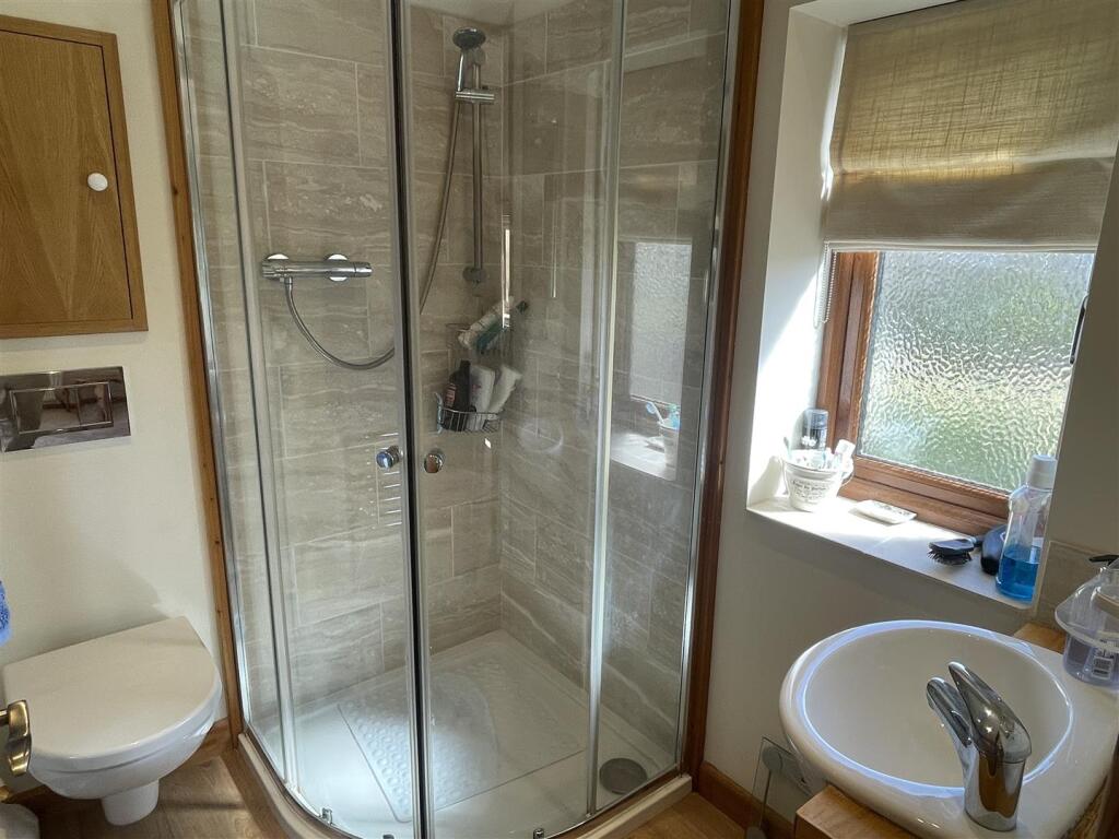 En Suite Shower Room.JPG