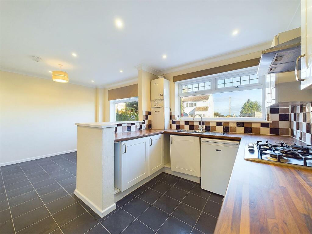 2 - THREE BEDROOM FAMILY HOUSE IN BISHOPSWORTH.jpg