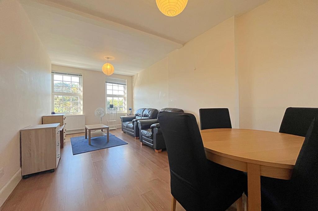 Living Dining Area