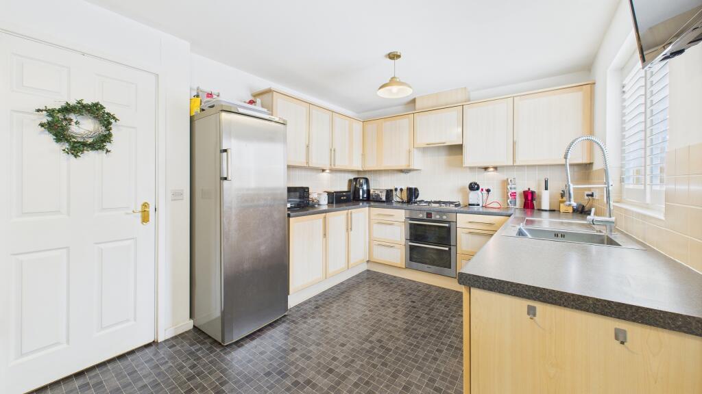 CAM04968G0-PR0050-STILL023