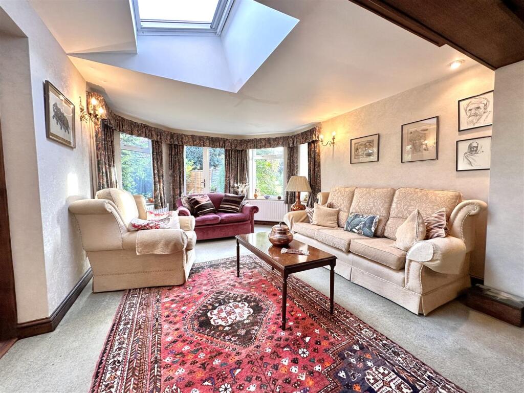 Sitting Room 503