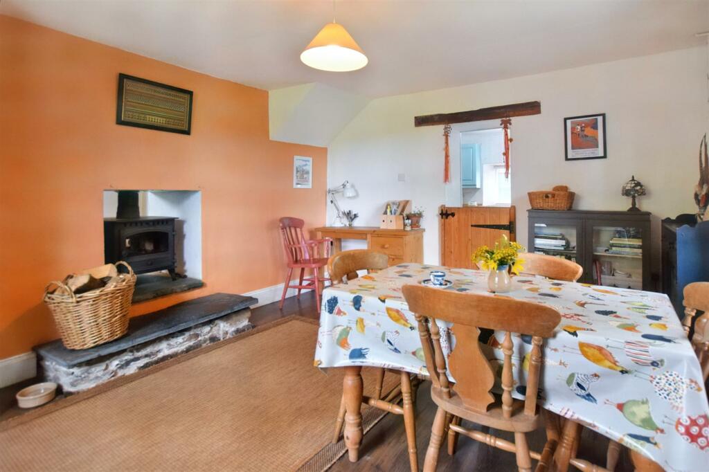Breakfast Room / Dining Room