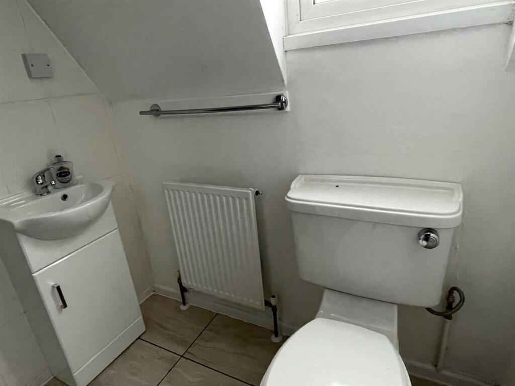 Shower Room.jpg