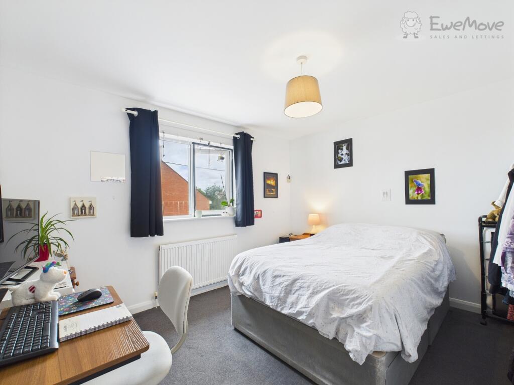 CAM03640G0-PR0057-STILL008