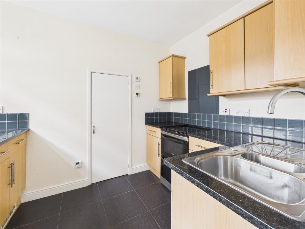 10 St Johns Road - 06.jpg