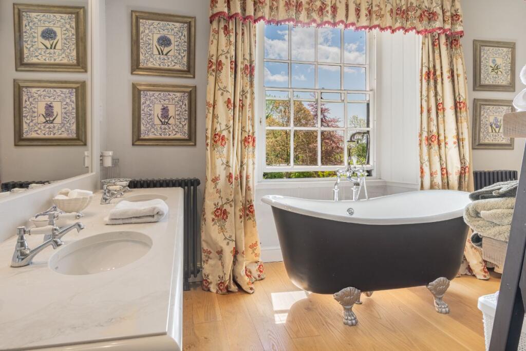 Master en-suite