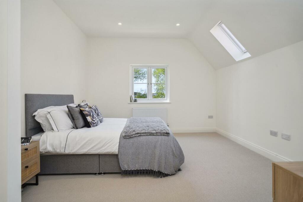 69764 4_5 Farm Court (15)_low.jpg