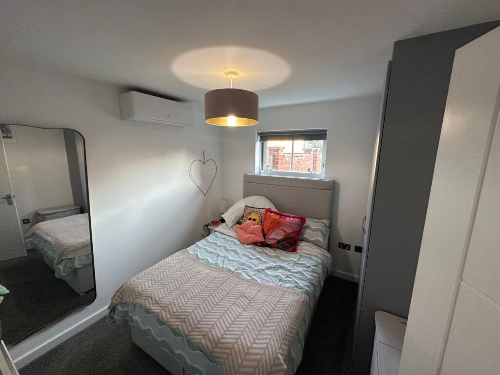 Bedroom 1 (2) - Somerset