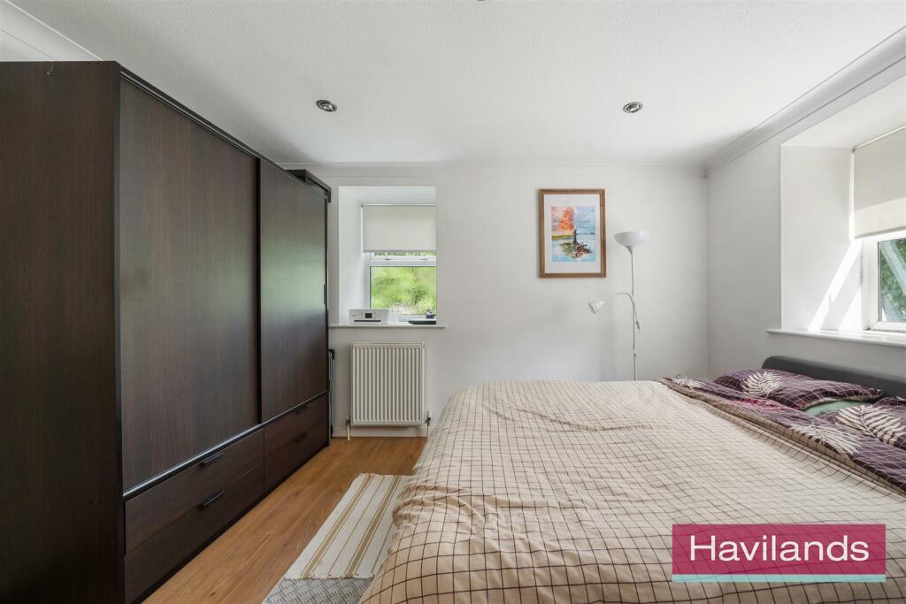 Foxwood Green Close-3.jpg