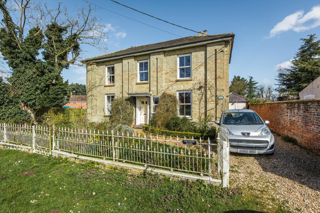 The White House-Fakenham-8 T202504091021.jpg