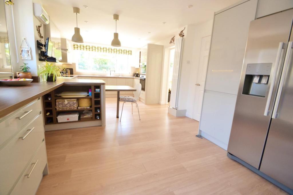 Kitchen/Breakfast Ro