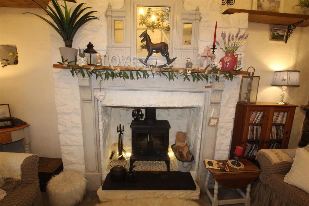 fireplace.JPG