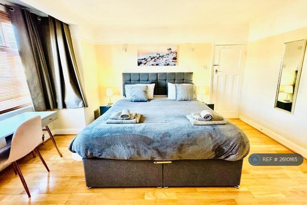 Bedroom 1 With Super King-Size Bed