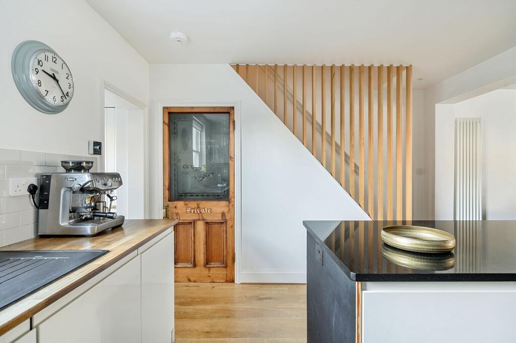 Kitchen/Dining Room (7)