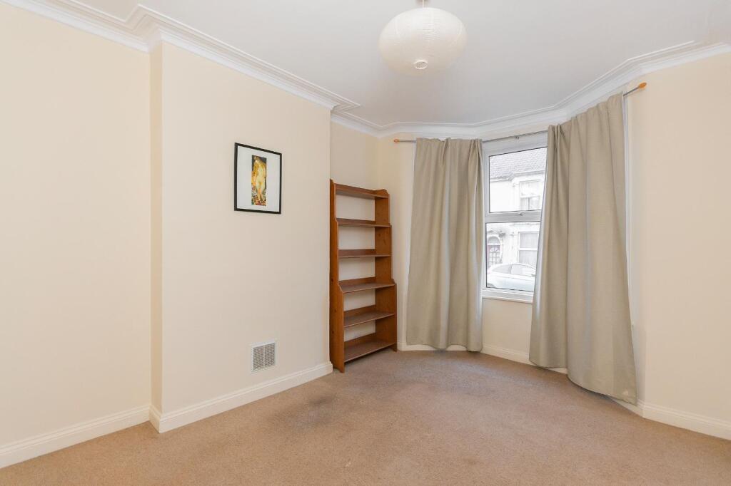 3Y2REN - Living Room C.jpg