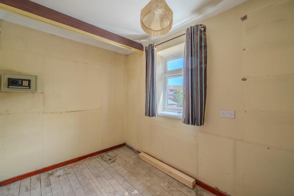 36 St Cadocs Road-3.jpg