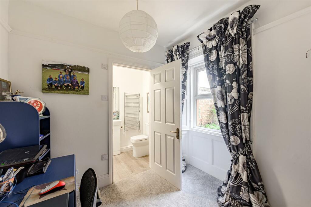 Study / Bedroom 6