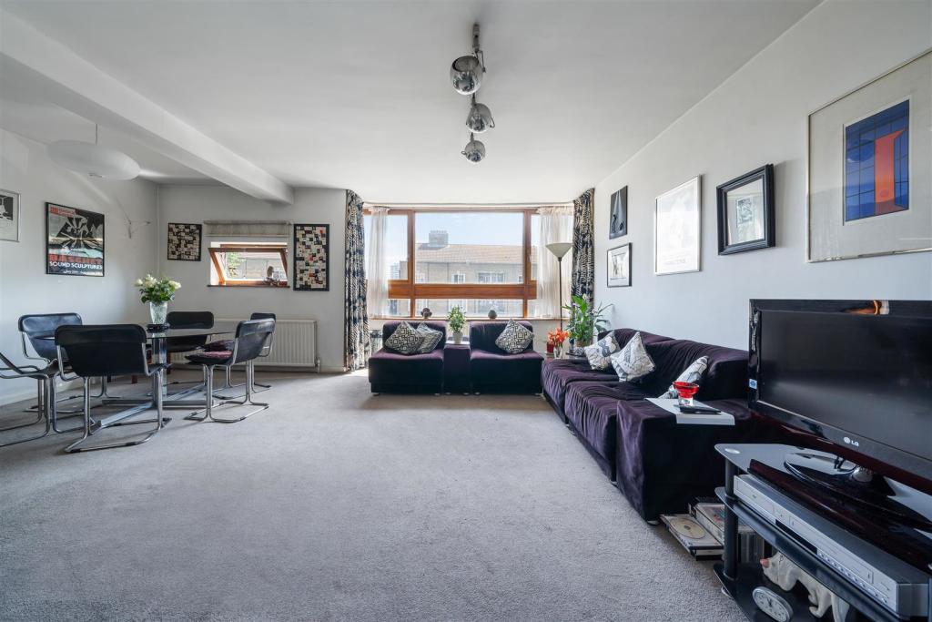 Flat 6, Lancaster Lodge NW3 2UW-3.jpg