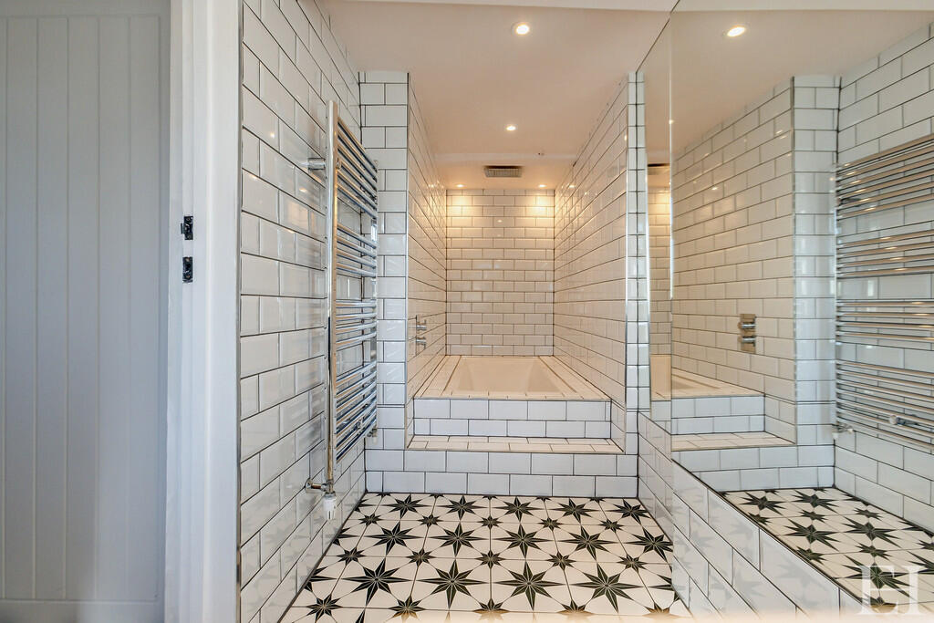 8638920-interiorW...