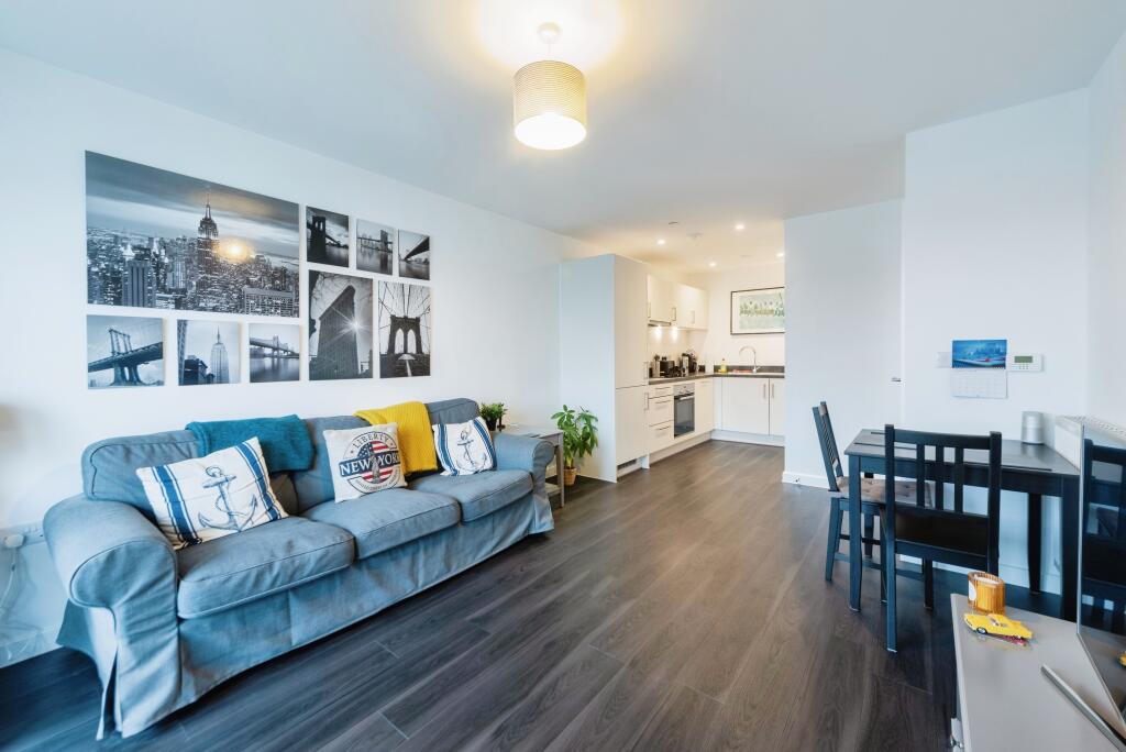 Living/Dining Area