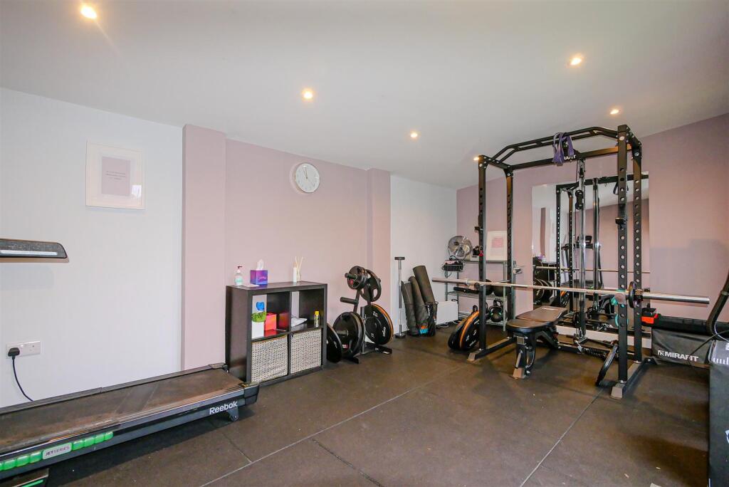 GYM/OFFICE