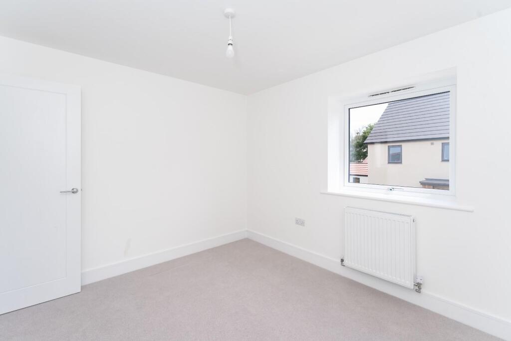 13 - bedroom.jpg