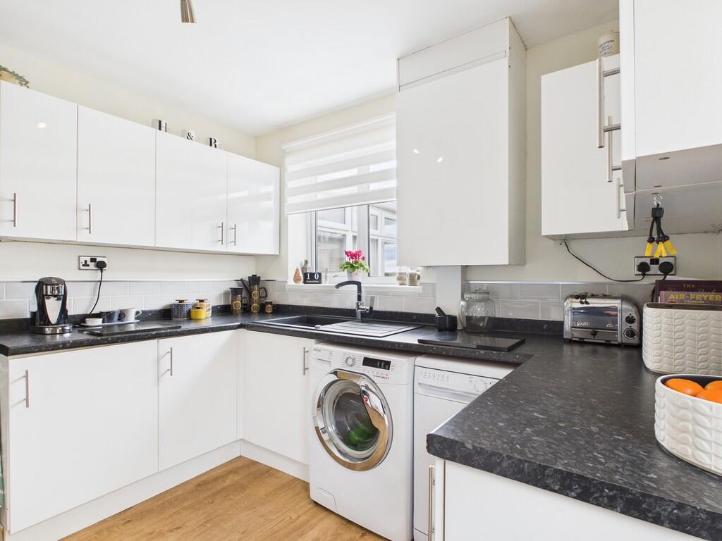 CAM04578G0-PR0024...