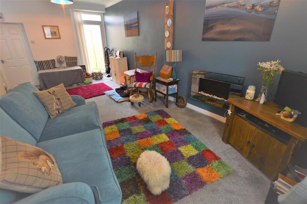 Lounge2.JPG