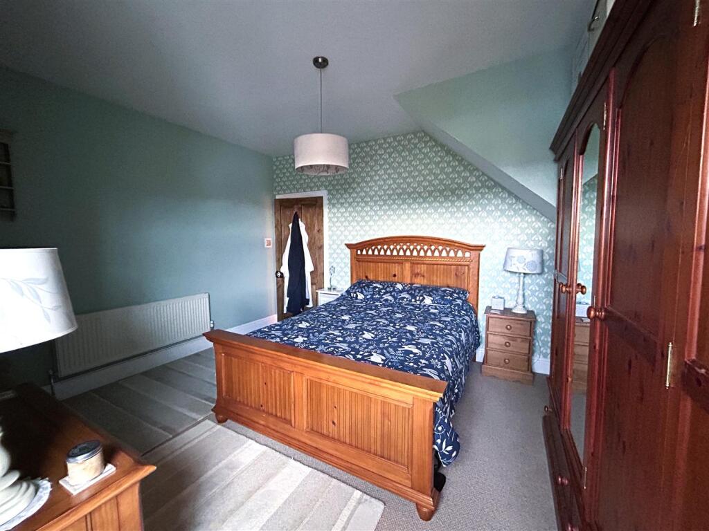 bed 2.JPG