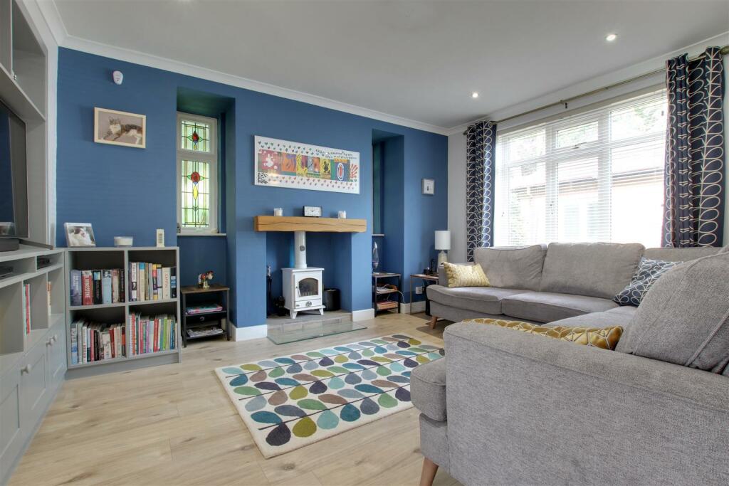 SITTING ROOM