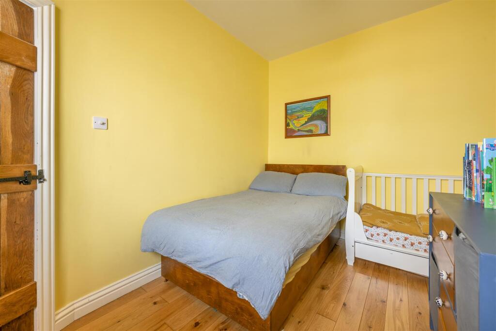 Camden Road E17