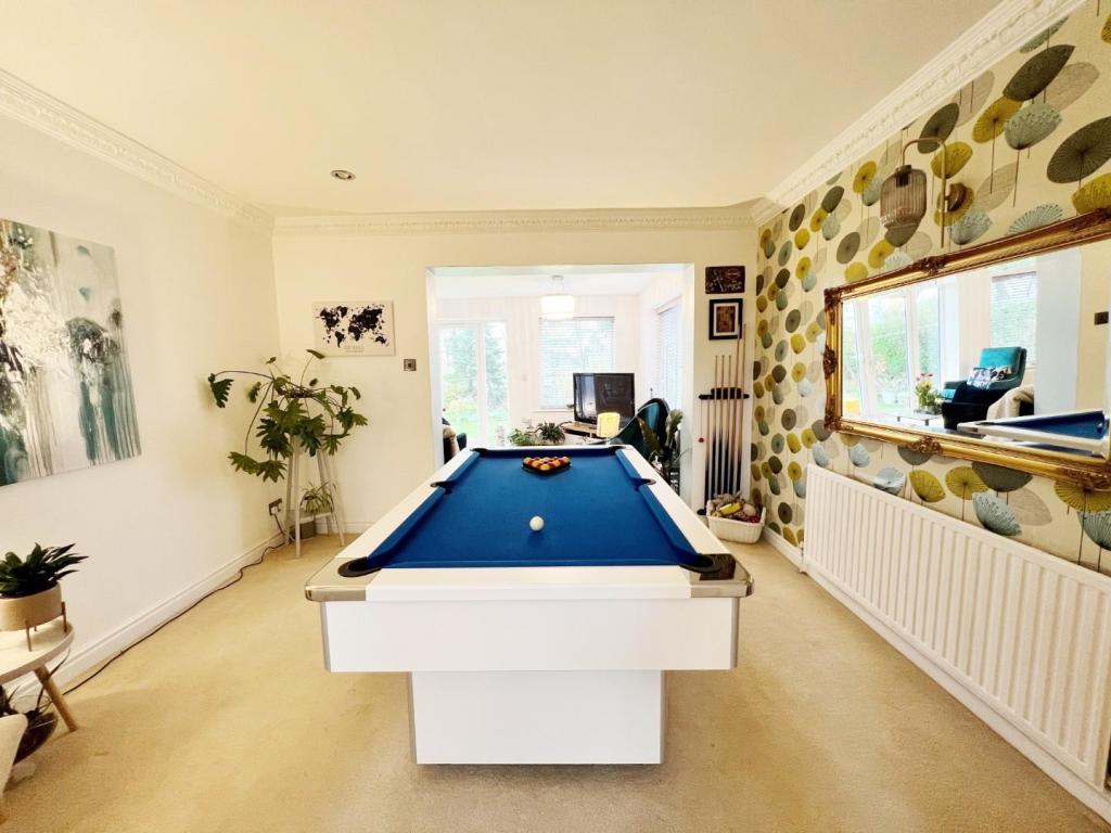 Dining Area pic 1.jpg