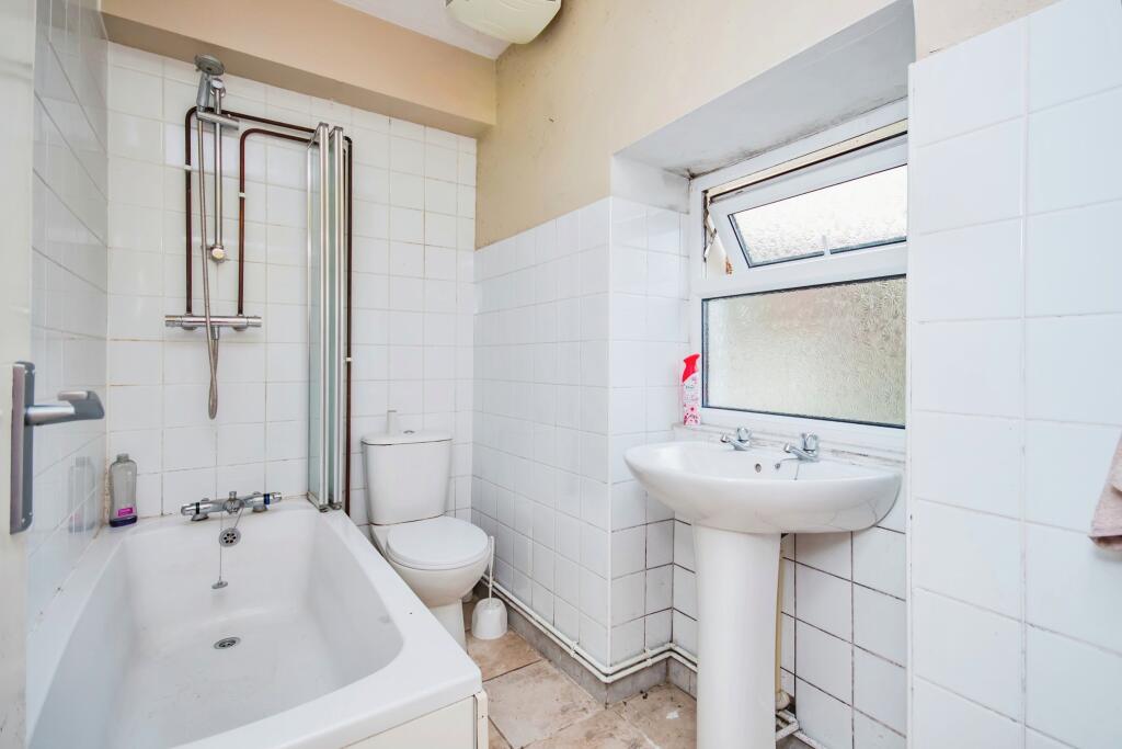 Flat Bathroom