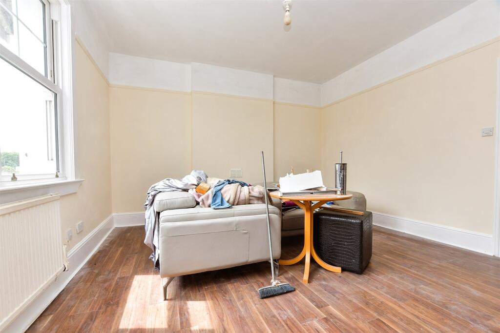 Lounge/Dining/ Kitchen (F2,51)