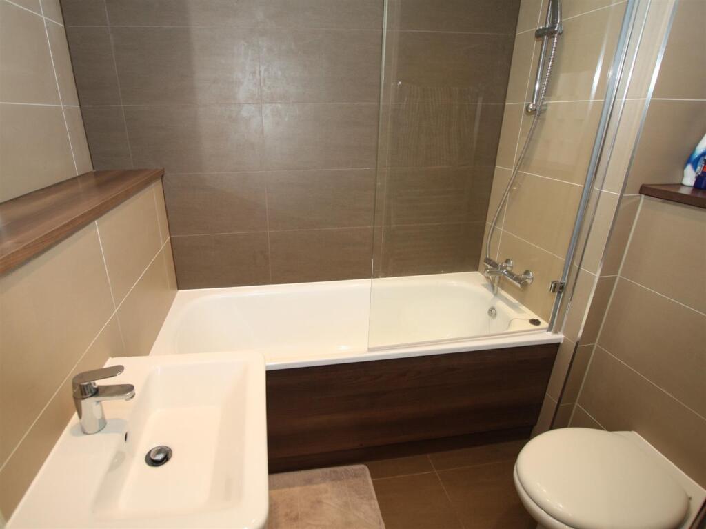Bathrom.jpg