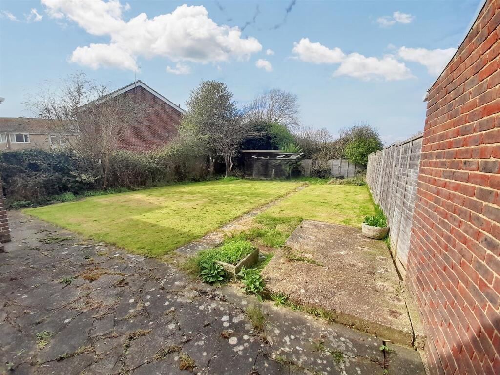 Rear garden 2 new.jpg