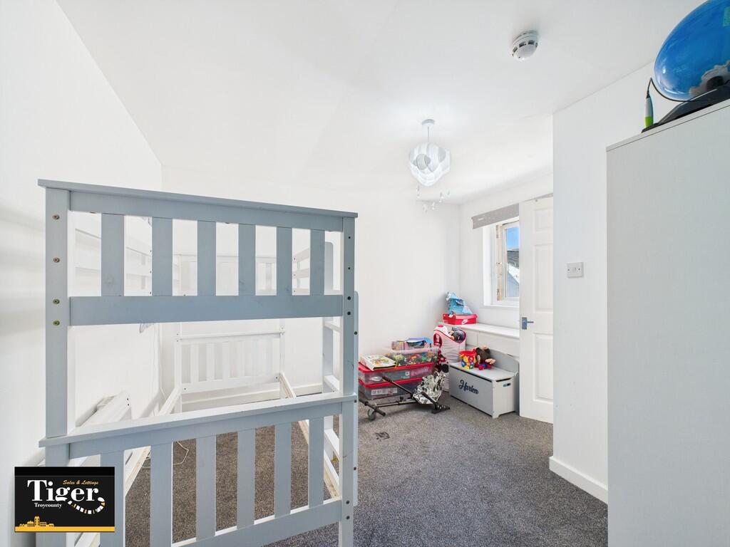 CAM02176G0-PR0555...