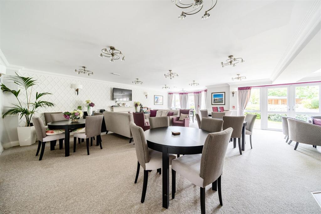 Owners Lounge - New.JPG